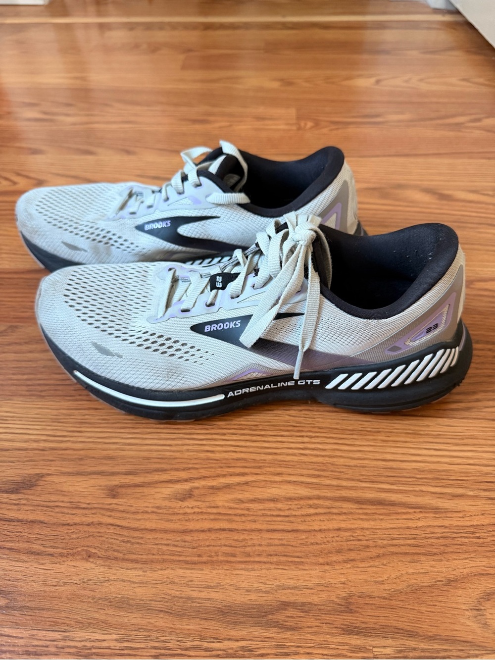 Brooks Adrenaline GTS Running Shoes - Light Gray with Lavender and Black